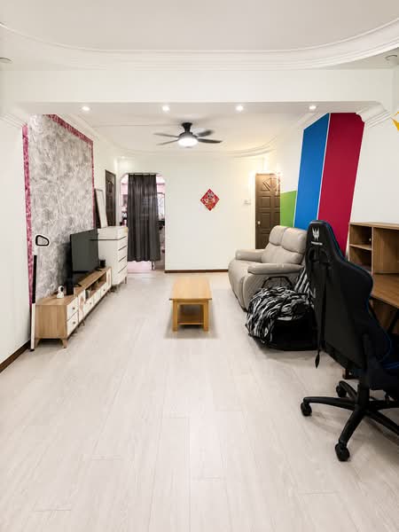 108 Woodlands Street 13, 108 Woodlands Street 13, 3 Bedrooms, 1,001 sqft, HDB Flat For Sale, by Lynette Tan, 500180284 - Living Room - PropertyGuru.com.sg