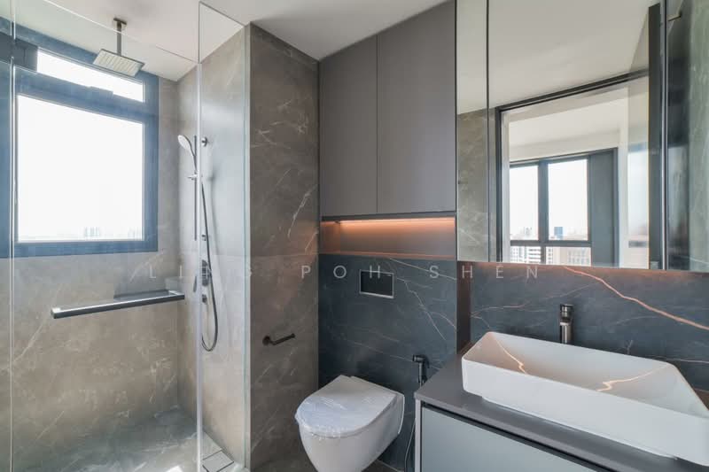 Freehold Gem, Best Prices Guaranteed! Mins to Mrt, , 2 Bedrooms, 764 sqft, Condominium For Sale, by Ling Poh Shen, 500180285 - Bathroom - PropertyGuru.com.sg