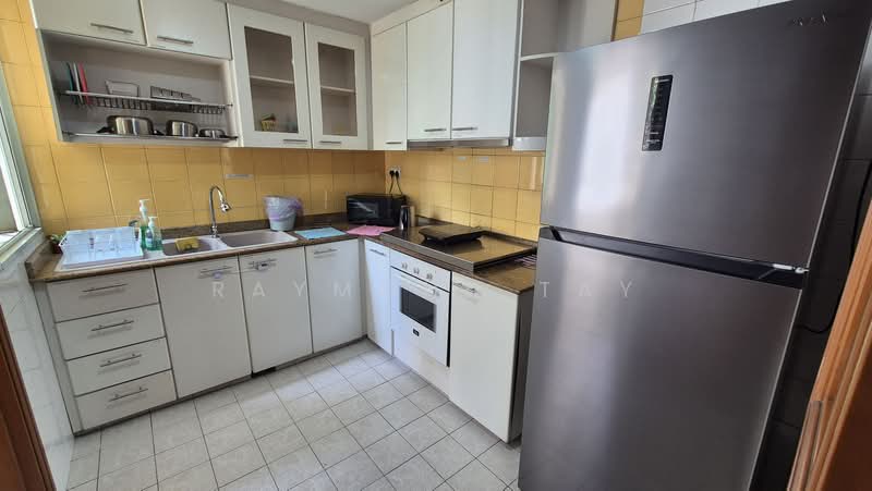 Queens, 10 Stirling Road, Room Rental, 230 sqft, Condominium For Rent, by Raymond Tay, 500180286 - Kitchen - PropertyGuru.com.sg
