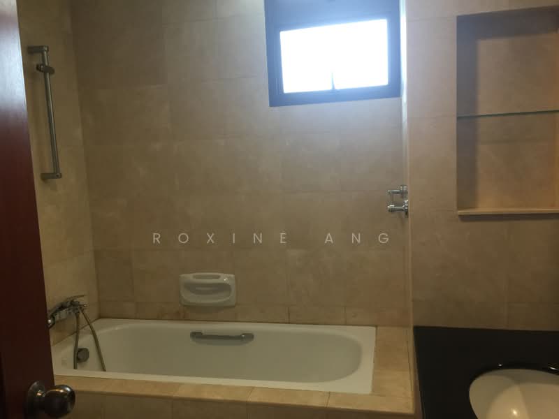 Seletaris, 501 Sembawang Road, 4 Bedrooms, 1,636 sqft, Condominium For Rent, by Roxine Ang, 500180297 - Master Bathroom - PropertyGuru.com.sg