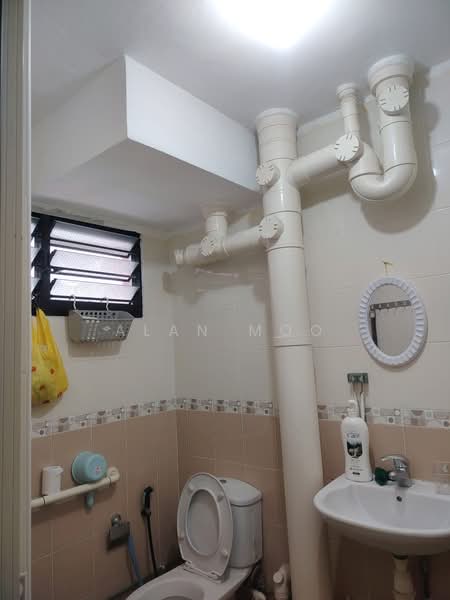 461 Crawford Lane, 461 Crawford Lane, 3 Bedrooms, 1,300 sqft, HDB Flat For Rent, by Alan Moo, 500180305 - Bathroom - PropertyGuru.com.sg