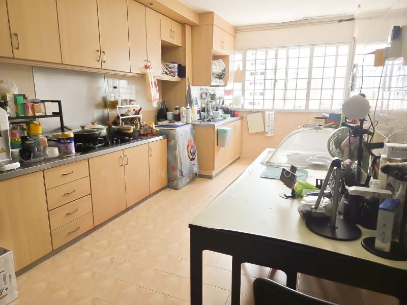 812 Tampines Avenue 4, 812 Tampines Avenue 4, 3 Bedrooms, 990 sqft, HDB Flat For Sale, by Kenneth Yeo, 500180315 - Kitchen - PropertyGuru.com.sg