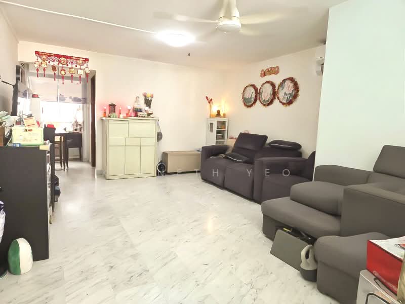 812 Tampines Avenue 4, 812 Tampines Avenue 4, 3 Bedrooms, 990 sqft, HDB Flat For Sale, by Kenneth Yeo, 500180315 - Living Room - PropertyGuru.com.sg