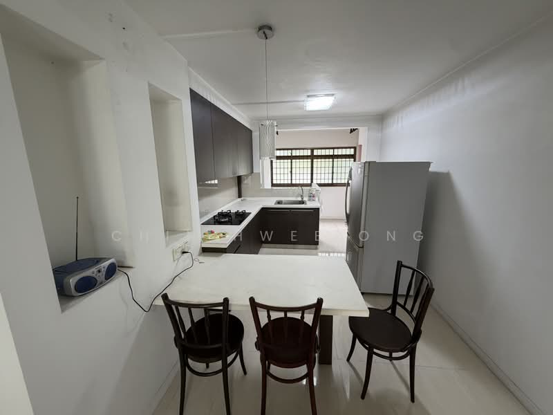329 Clementi Avenue 2, 329 Clementi Avenue 2, 2 Bedrooms, 721 sqft, HDB Flat For Sale, by Chin Hwee ONG, 500180318 - Kitchen - PropertyGuru.com.sg