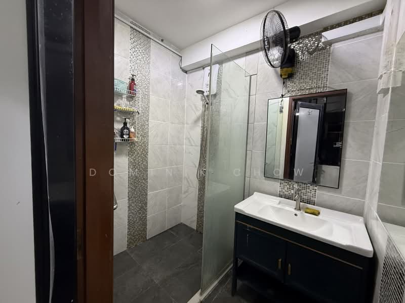 Woodsvale, 1 Woodlands Drive 72, Room Rental, 150 sqft, Condominium For Rent, by Dominik Chow, 500180321 - Bathroom - PropertyGuru.com.sg