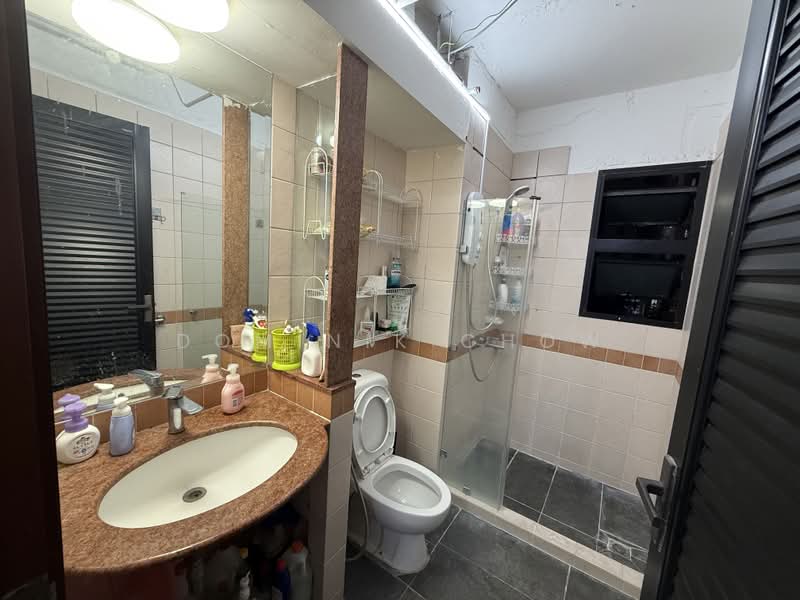 Woodsvale, 1 Woodlands Drive 72, Room Rental, 150 sqft, Condominium For Rent, by Dominik Chow, 500180321 - Bathroom - PropertyGuru.com.sg