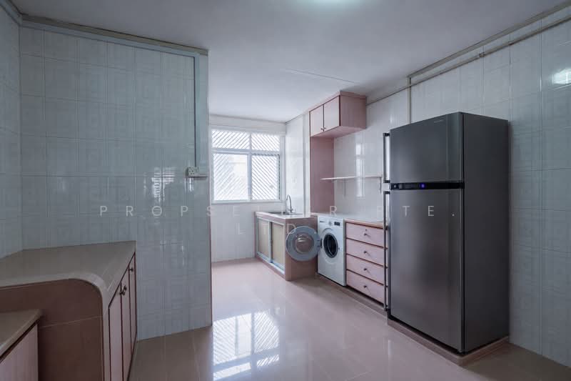 835 Jurong West Street 81, 835 Jurong West Street 81, 3 Bedrooms, 1,119 sqft, HDB Flat For Sale, by ADNIX LIU, 500180347 - Kitchen - PropertyGuru.com.sg
