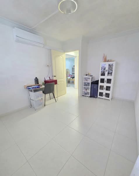 327 Serangoon Avenue 3, 327 Serangoon Avenue 3, 3 Bedrooms, 904 sqft, HDB Flat For Sale, by Melina Yap, 500180348 - Common room - PropertyGuru.com.sg