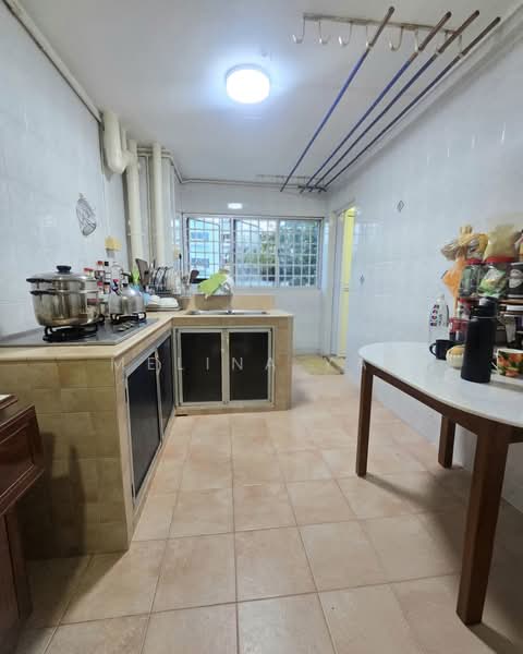327 Serangoon Avenue 3, 327 Serangoon Avenue 3, 3 Bedrooms, 904 sqft, HDB Flat For Sale, by Melina Yap, 500180348 - Kitchen - PropertyGuru.com.sg