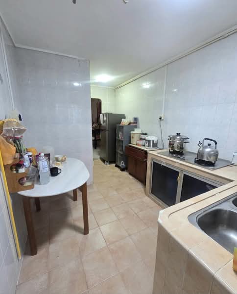 327 Serangoon Avenue 3, 327 Serangoon Avenue 3, 3 Bedrooms, 904 sqft, HDB Flat For Sale, by Melina Yap, 500180348 - Kitchen - PropertyGuru.com.sg