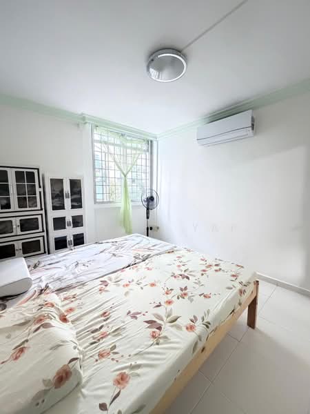 327 Serangoon Avenue 3, 327 Serangoon Avenue 3, 3 Bedrooms, 904 sqft, HDB Flat For Sale, by Melina Yap, 500180348 - Bedroom - PropertyGuru.com.sg