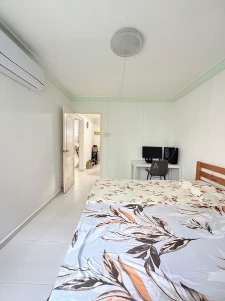 327 Serangoon Avenue 3, 327 Serangoon Avenue 3, 3 Bedrooms, 904 sqft, HDB Flat For Sale, by Melina Yap, 500180348 - Bedroom - PropertyGuru.com.sg