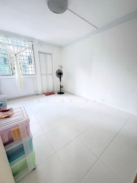 327 Serangoon Avenue 3, 327 Serangoon Avenue 3, 3 Bedrooms, 904 sqft, HDB Flat For Sale, by Melina Yap, 500180348 - Master Room - PropertyGuru.com.sg