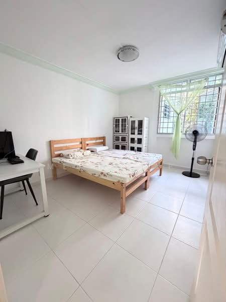 327 Serangoon Avenue 3, 327 Serangoon Avenue 3, 3 Bedrooms, 904 sqft, HDB Flat For Sale, by Melina Yap, 500180348 - Bedroom - PropertyGuru.com.sg
