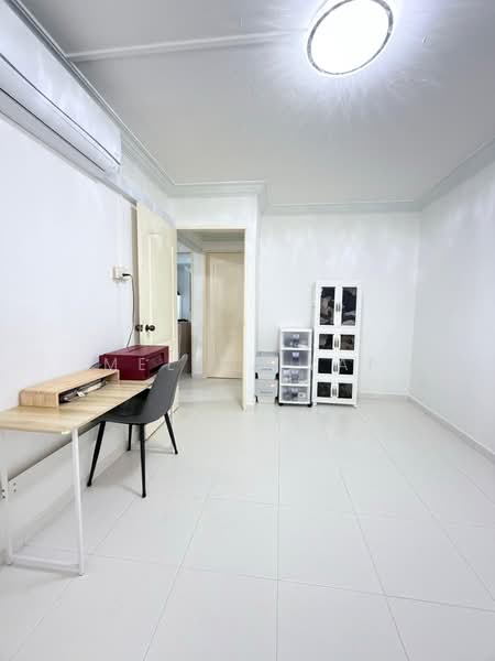327 Serangoon Avenue 3, 327 Serangoon Avenue 3, 3 Bedrooms, 904 sqft, HDB Flat For Sale, by Melina Yap, 500180348 - Bedroom - PropertyGuru.com.sg