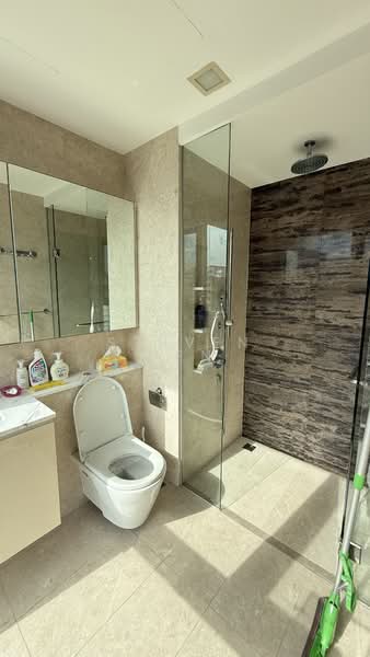 The Scala @ Lorong Chuan, 136 Serangoon Avenue 3, 3 Bedrooms, 904 sqft, Condominium For Rent, by Steven Wen, 500180373 - Bathroom - PropertyGuru.com.sg
