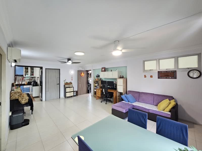 733 Jurong West Street 73, 733 Jurong West Street 73, 3 Bedrooms, 1,119 sqft, HDB Flat For Sale, by Eric Yeep, 500180393 - Living Room - PropertyGuru.com.sg