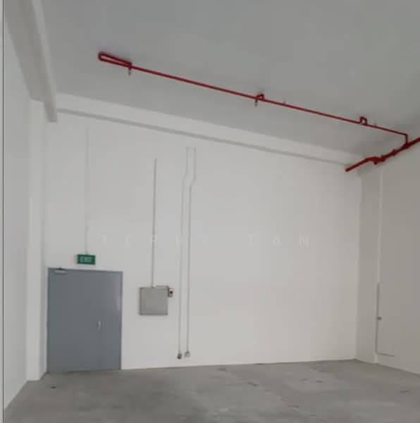 Heng Loong Building, 61 Bukit Batok Crescent, 1,927 sqft, Light Industrial (B1) For Rent, by Terry Tan, 500180395 - Interior - CommercialGuru.com.sg