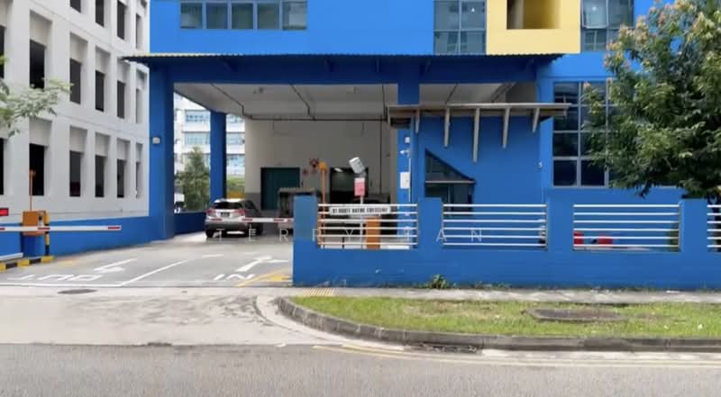 Heng Loong Building, 61 Bukit Batok Crescent, 1,927 sqft, Light Industrial (B1) For Rent, by Terry Tan, 500180395 - Exterior - CommercialGuru.com.sg