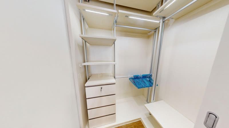 DUO Residences, 1 Fraser Street, 1 Bedroom, 700 sqft, Apartment For Rent, by Joseph Khoo, 500180407 - Walk in Wardrobe - PropertyGuru.com.sg