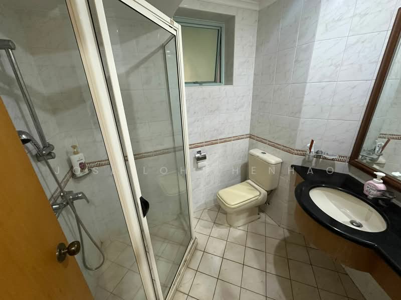 Guilin View, 20 Bukit Batok Street 52, 4 Bedrooms, 1,701 sqft, Condominium For Sale, by Jose Loh Zhenhao, 500180410 - Bathroom - PropertyGuru.com.sg