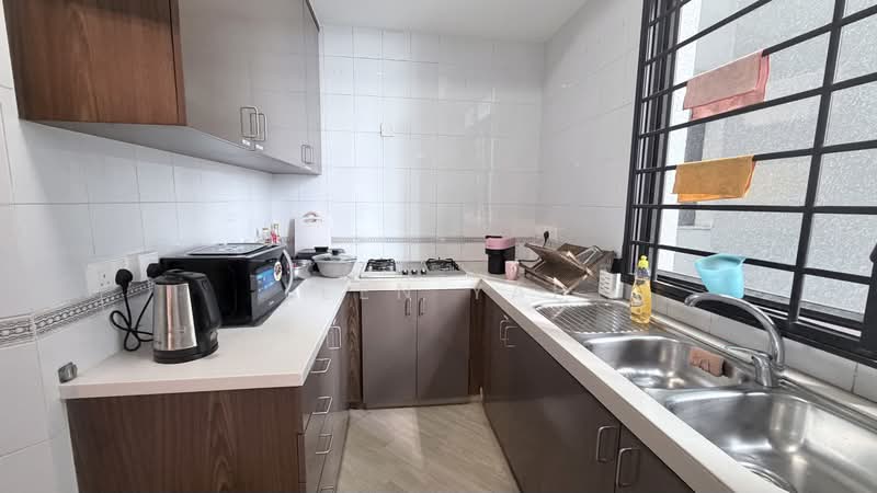 Parc Oasis, 35 Jurong East Avenue 1, Room Rental, 100 sqft, Condominium For Rent, by Leen Yap, 500180417 - Kitchen - PropertyGuru.com.sg