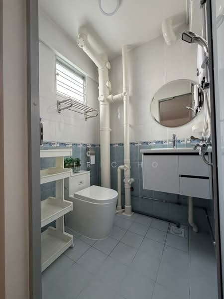 211 Jurong East Street 21, 211 Jurong East Street 21, Room Rental, 183 sqft, HDB Flat For Rent, by Jeric Ho, 500180428 - Bathroom - PropertyGuru.com.sg