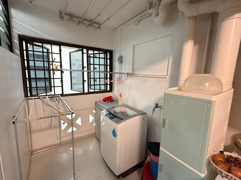 289E Bukit Batok Street 25, 289E Bukit Batok Street 25, 3 Bedrooms, 1,087 sqft, HDB Flat For Sale, by Raymond Szeto, 500180449 - Balcony - PropertyGuru.com.sg