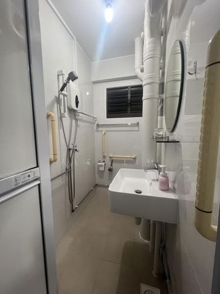 240 Bukit Panjang Ring Road, 240 Bukit Panjang Ring Road, Room Rental, 120 sqft, HDB Flat For Rent, by Alex Lim, 500180450 - Bathroom - PropertyGuru.com.sg
