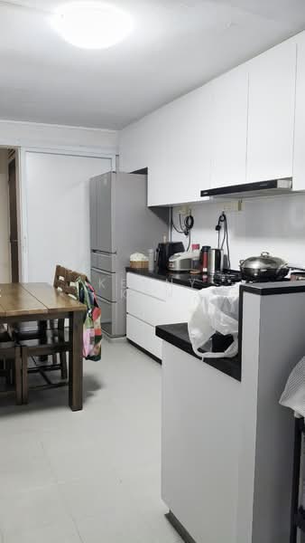337 Hougang Avenue 7, 337 Hougang Avenue 7, Room Rental, 100 sqft, HDB Flat For Rent, by Kenny Kan, 500180471 - Kitchen - PropertyGuru.com.sg