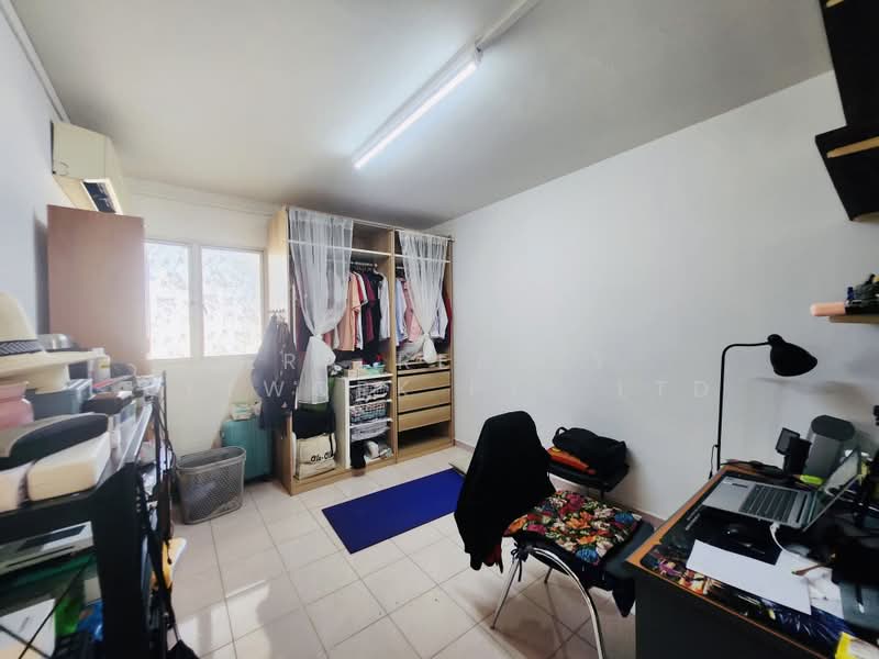 132 Bedok Reservoir Road, 132 Bedok Reservoir Road, 3 Bedrooms, 904 sqft, HDB Flat For Sale, by MARTIN, 500180492 - Bedroom - PropertyGuru.com.sg