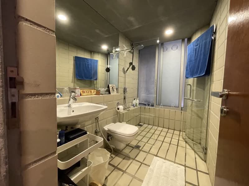 Jalan Tanjong, Jalan Tanjong, 5 Bedrooms, 6,000 sqft, Terraced House For Sale, by Arun Kumar, 500180496 - Bathroom - PropertyGuru.com.sg