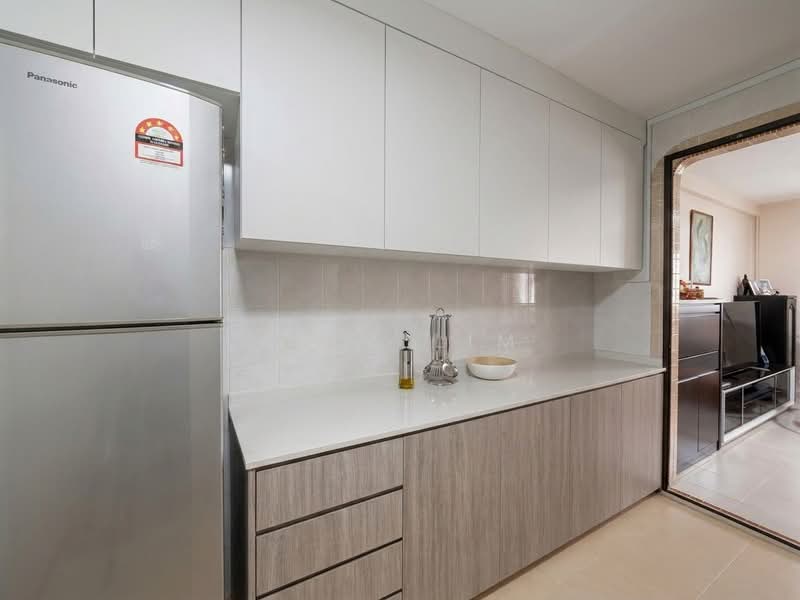 250 Yishun Avenue 9, 250 Yishun Avenue 9, 3 Bedrooms, 904 sqft, HDB Flat For Sale, by Aela Lim, 500180512 - Kitchen - PropertyGuru.com.sg