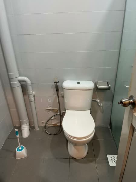 Chun Tin Court, 9 Yuk Tong Avenue, Room Rental, 200 sqft, Walk-up Apartment For Rent, by Nigel Eng, 500180518 - Bathroom - PropertyGuru.com.sg