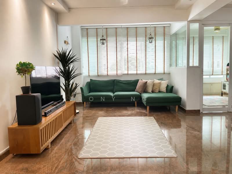 536 Jelapang Road, 536 Jelapang Road, 3 Bedrooms, 1,292 sqft, HDB Flat For Sale, by Rony Ng, 500180531 - Living Room - PropertyGuru.com.sg
