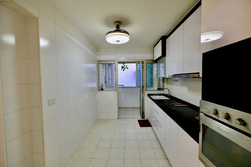 528C Costa Ris, 528C Pasir Ris Street 51, 3 Bedrooms, 1,001 sqft, HDB Flat For Sale, by Rony Ng, 500180546 - Kitchen - PropertyGuru.com.sg