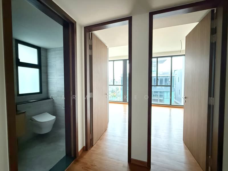Belgravia Ace, 100 Belgravia Drive, 5 Bedrooms, 4,058 sqft, Semi-Detached House For Rent, by Carmen Keong, 500180548 - Bathroom - PropertyGuru.com.sg