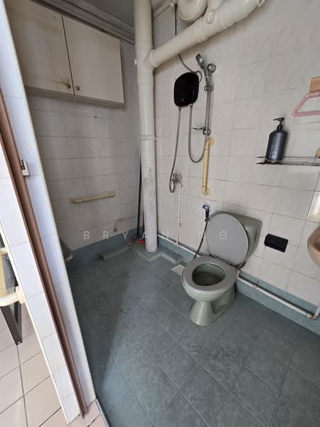 751 Woodlands Circle, 751 Woodlands Circle, 3 Bedrooms, 1,087 sqft, HDB Flat For Sale, by Bryan Ng, 500180552 - Bathroom - PropertyGuru.com.sg