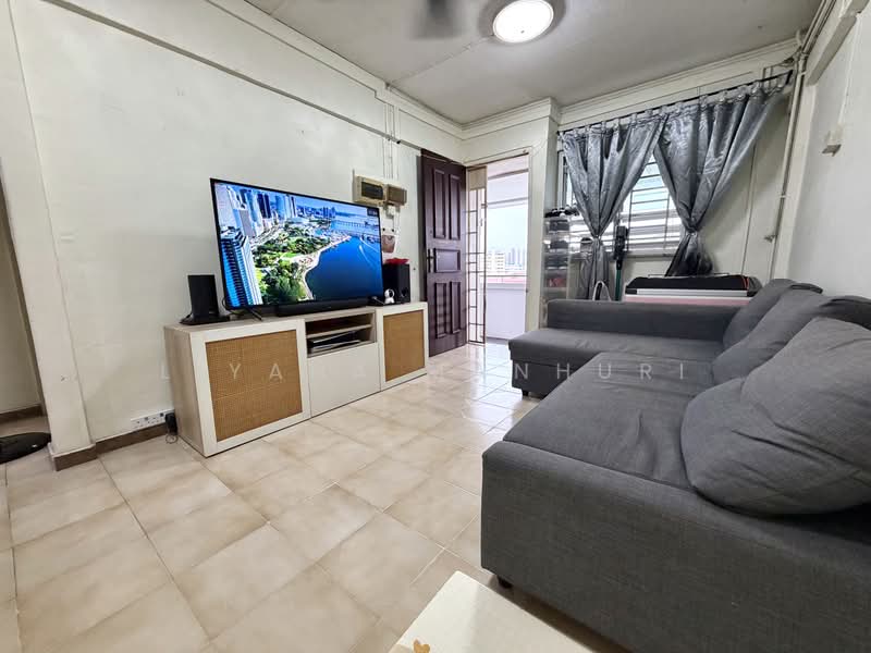457 Ang Mo Kio Avenue 10, 457 Ang Mo Kio Avenue 10, 2 Bedrooms, 796 sqft, HDB Flat For Sale, by Liyana Manhuri, 500180559 - Living Room - PropertyGuru.com.sg