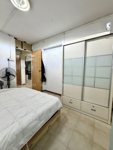 457 Ang Mo Kio Avenue 10, 457 Ang Mo Kio Avenue 10, 2 Bedrooms, 796 sqft, HDB Flat For Sale, by Liyana Manhuri, 500180559 - Bedroom - PropertyGuru.com.sg