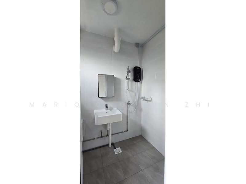 436 Fajar Road, 436 Fajar Road, 3 Bedrooms, 1,119 sqft, HDB Flat For Rent, by Mario Ong Jun Zhi, 500180568 - Bathroom - PropertyGuru.com.sg