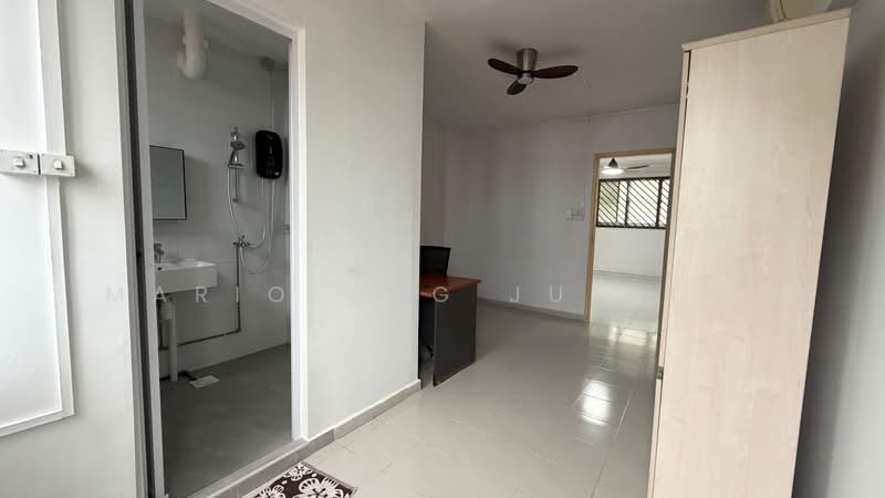 436 Fajar Road, 436 Fajar Road, 3 Bedrooms, 1,119 sqft, HDB Flat For Rent, by Mario Ong Jun Zhi, 500180568 - Master Bedroom - PropertyGuru.com.sg