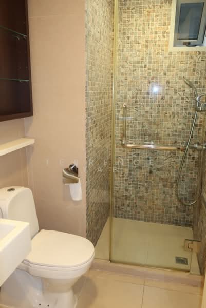 The Ford @ Holland, 1 Ford Avenue, 3 Bedrooms, 1,087 sqft, Condominium For Rent, by Terrence Yap, 500180569 - Common / Guest Bathroom - PropertyGuru.com.sg