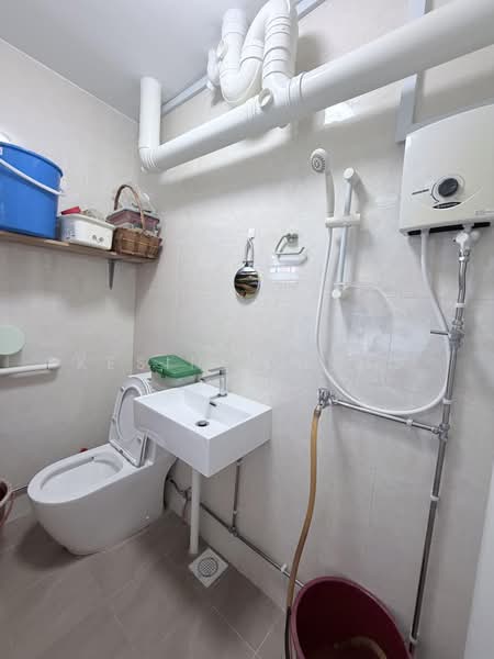 20 Queen's Close, 20 Queen's Close, Room Rental, 150 sqft, HDB Flat For Rent, by Kesinee Kess, 500180571 - Bathroom - PropertyGuru.com.sg