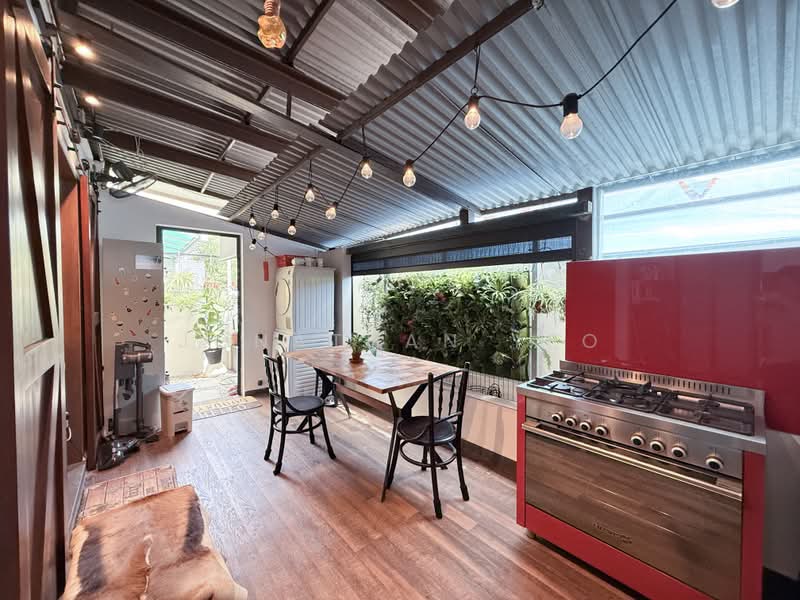 Eastwood Drive, , 5 Bedrooms, 4,800 sqft, Semi-Detached House For Sale, by Jonathan Yeo, 500180583 - Service Yard x Wet Kitchen - PropertyGuru.com.sg