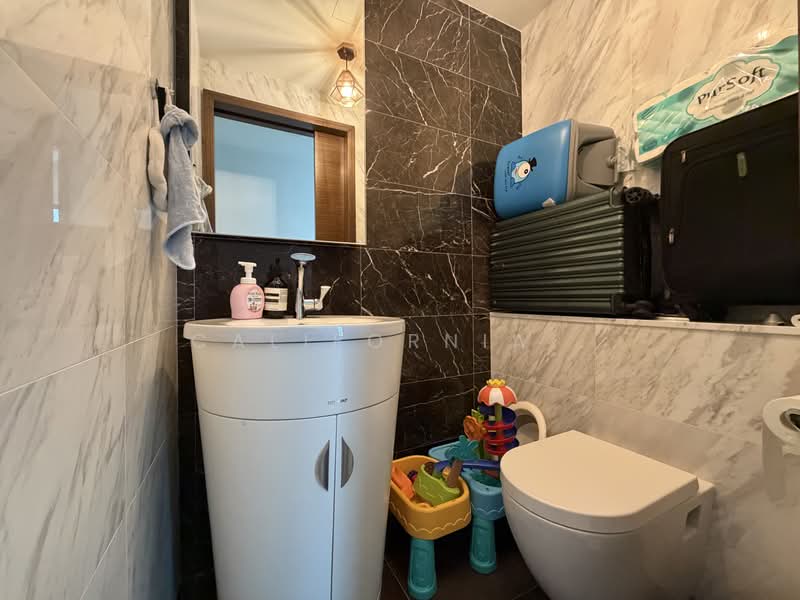Amber Skye, 8 Amber Road, 3 Bedrooms, 1,335 sqft, Apartment For Rent, by California ., 500180592 - Bathroom - PropertyGuru.com.sg