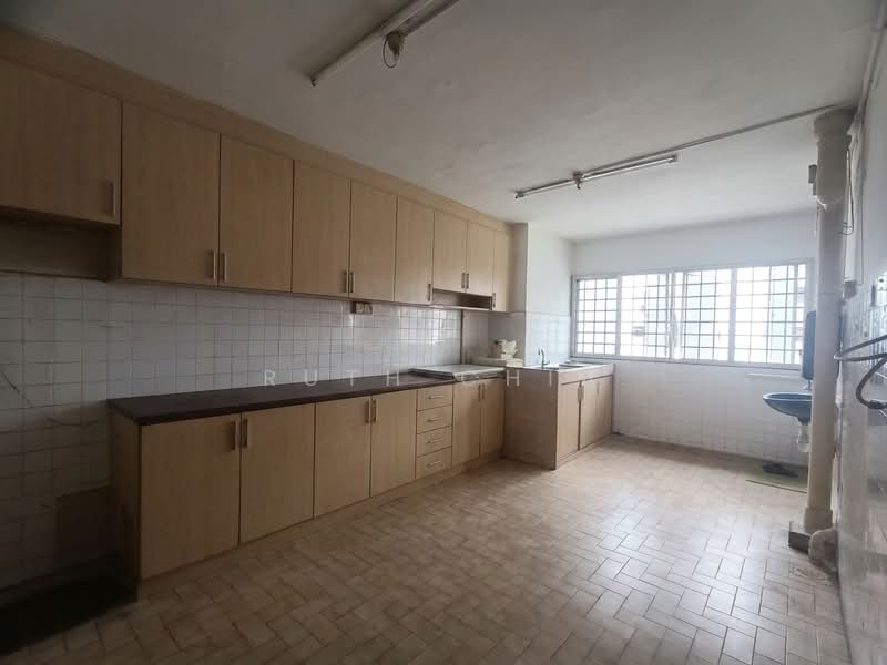 427 Clementi Avenue 3, 427 Clementi Avenue 3, 2 Bedrooms, 721 sqft, HDB Flat For Sale, by Ruth Chia, 500180593 - Kitchen - PropertyGuru.com.sg