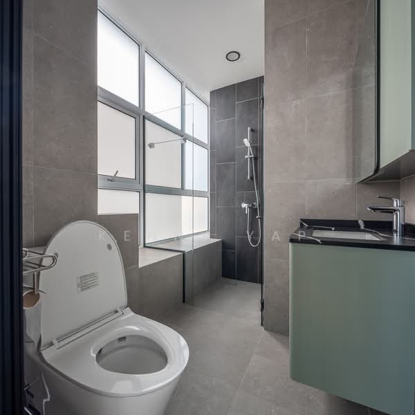 Fiorenza, 42 Florence Road, 4 Bedrooms, 1,453 sqft, Condominium For Rent, by Kenny Yap, 500180594 - Bathroom - PropertyGuru.com.sg