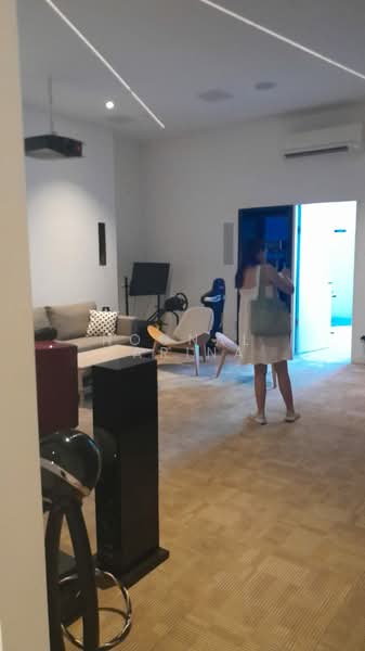 Oxley BizHub 2, 62 Ubi Road 1, 1,023 sqft, Light Industrial (B1) For Rent, by Noonal Farina, 500180595 - Living Room - CommercialGuru.com.sg