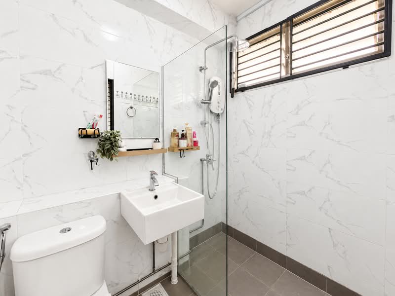 732 Jurong West Street 73, 732 Jurong West Street 73, 3 Bedrooms, 1,151 sqft, HDB Flat For Sale, by Josie Lee, 500180598 - Bathroom - PropertyGuru.com.sg